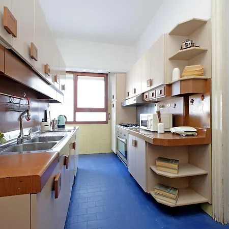 アパート Anastasio Spacious ローマ